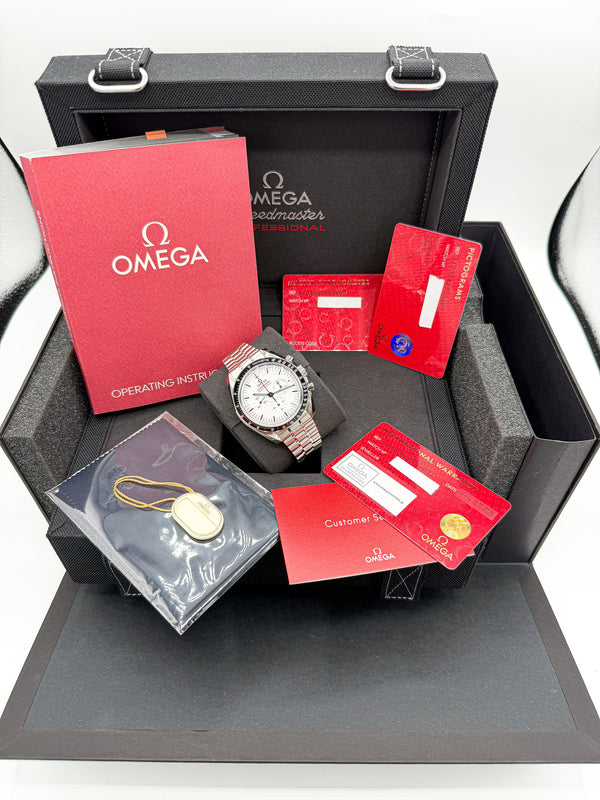 OMEGA Speedmaster Professional Moonwatch Zaffiro Bianco